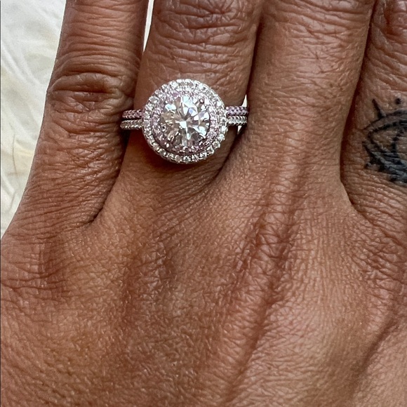 NWT 925 sterling silver Elegant Halo Ring with 1 ct moissanite diamond with CZ 6 - Picture 3 of 11